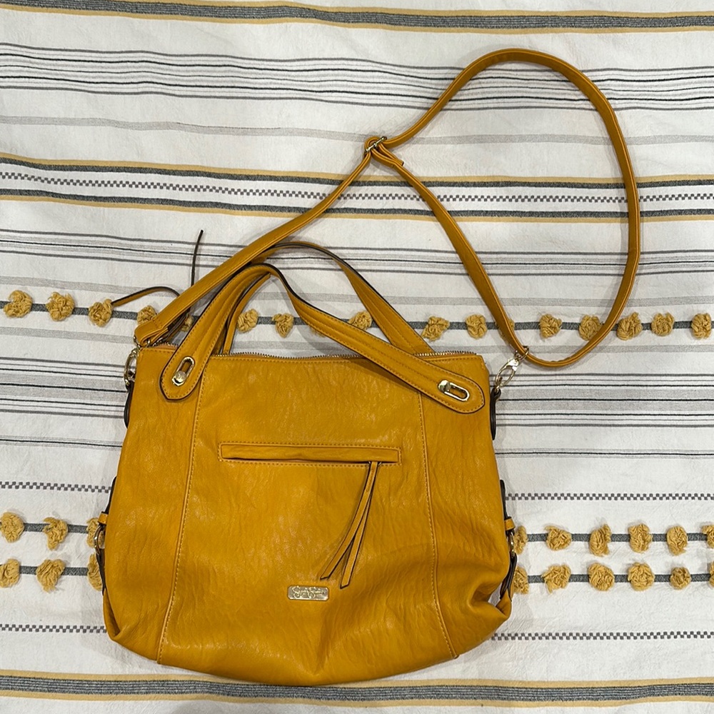 Jessica Simpson purse, like new condition! Classic!